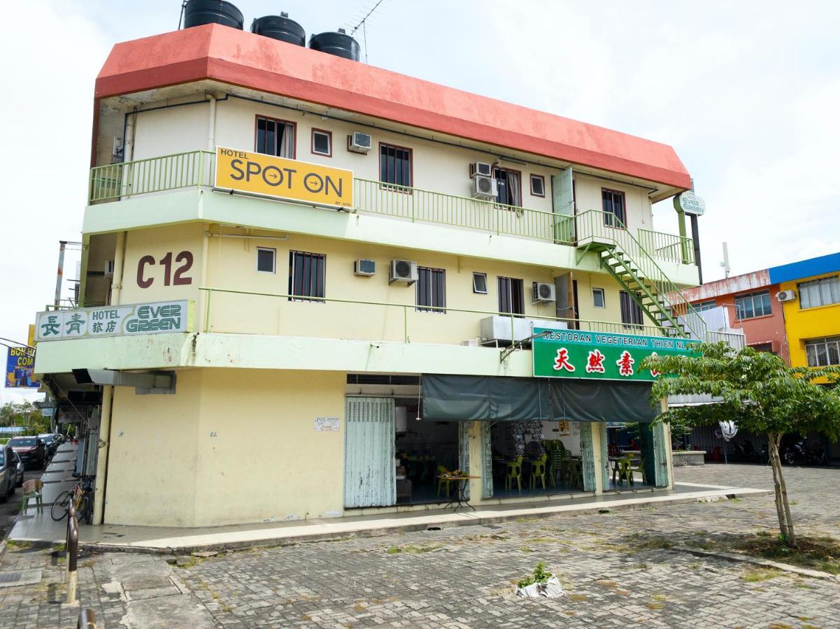 Spot On 89582 Evergreen Hotel Keningau Εξωτερικό φωτογραφία
